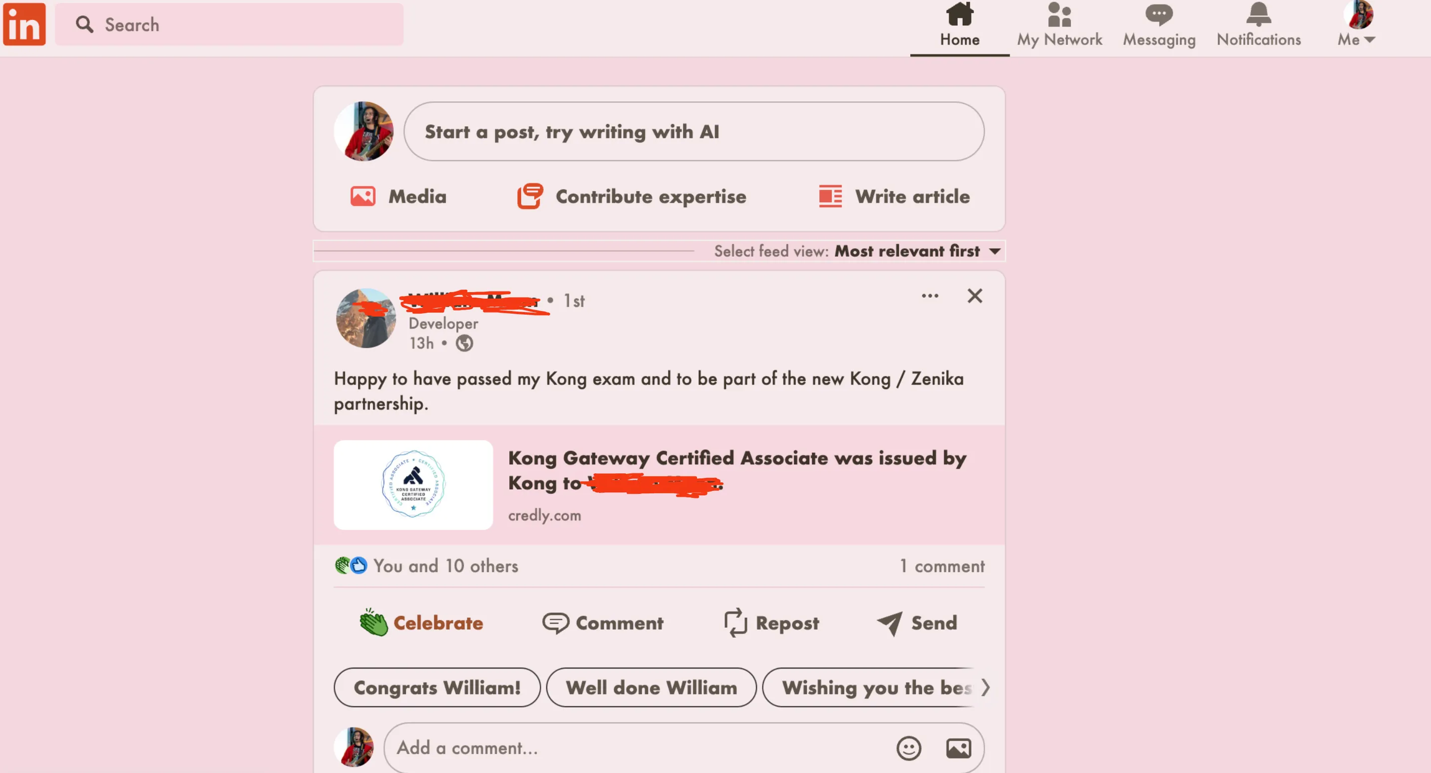 capture d'écran de linkedin customisée dans le navigateur arc. Le site est rouge, il n'y a pas d'options sur les côtés gauche et droit. On ne voit que le contenu des postes